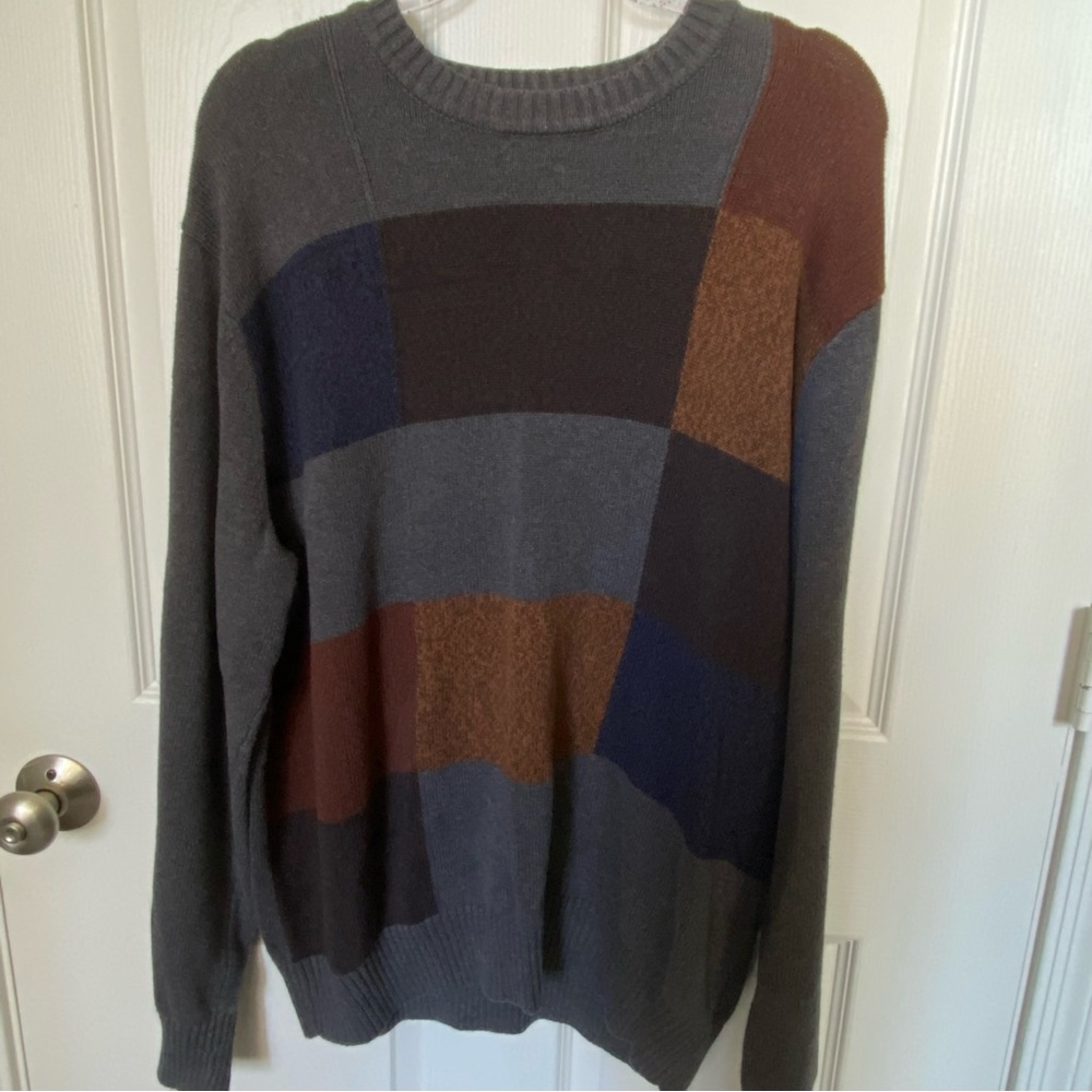 Medium/Large Dockers Pullover Sweater